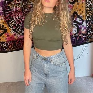 BDG. High Waist. Wide Leg. Mom Jeans. Size 27